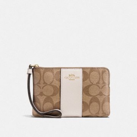 Coach Handbags - ⭐️NWT⭐️ Coach Corner Zip Wristlet Signature canvas
